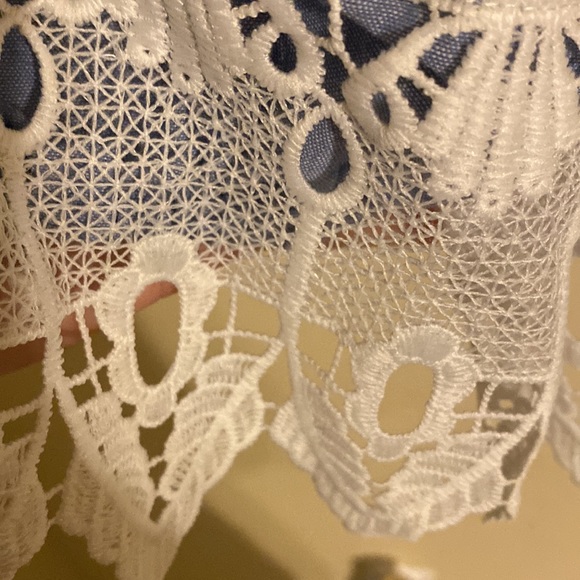 Blue off shoulder lace crop top - Picture 3 of 4